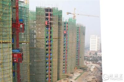 青山区施工电梯出租 价格低，高品质服务——武汉昌达顺发建筑设备租赁